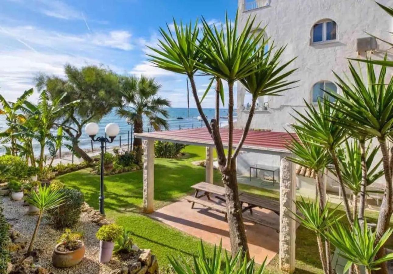 Apartment Aguamarina On The Beach Front Малага Экстерьер фото